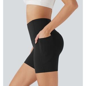 NWT Halara ultra sculpt butt lifting scrunch shorts. Stretch athletic size L